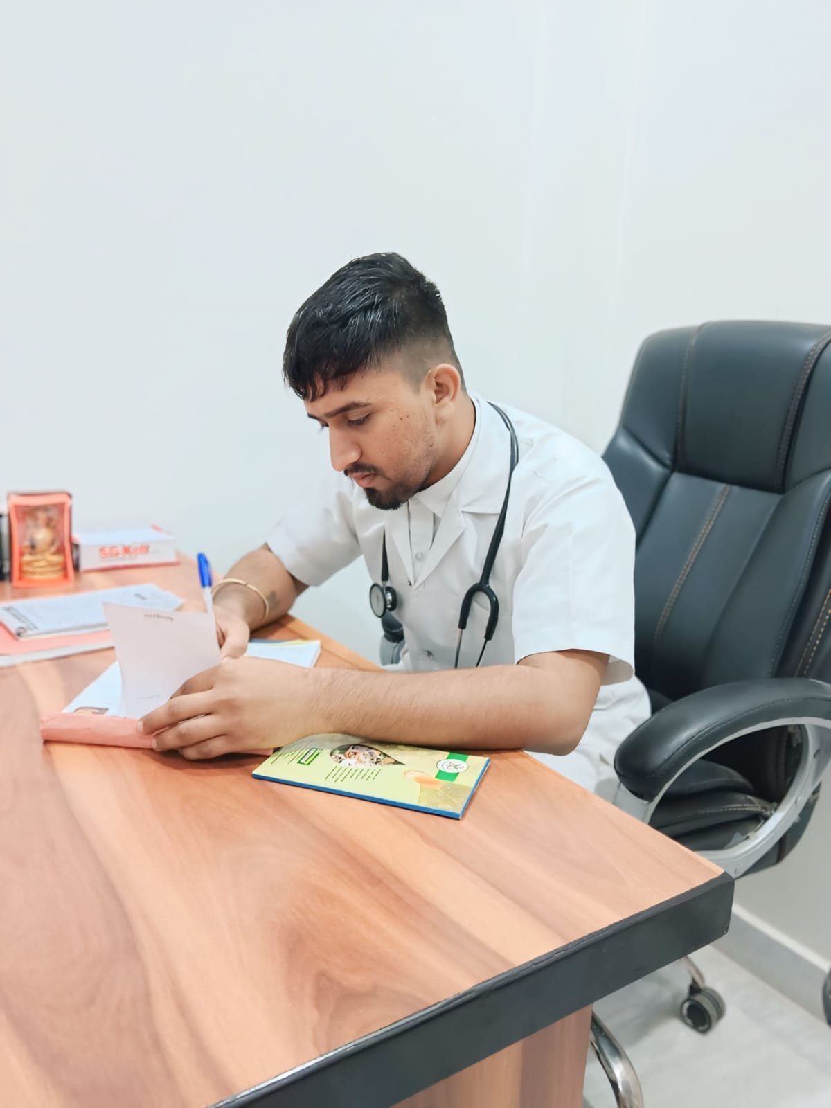 Dr. Jivan Singh - Ayurvedic Expert